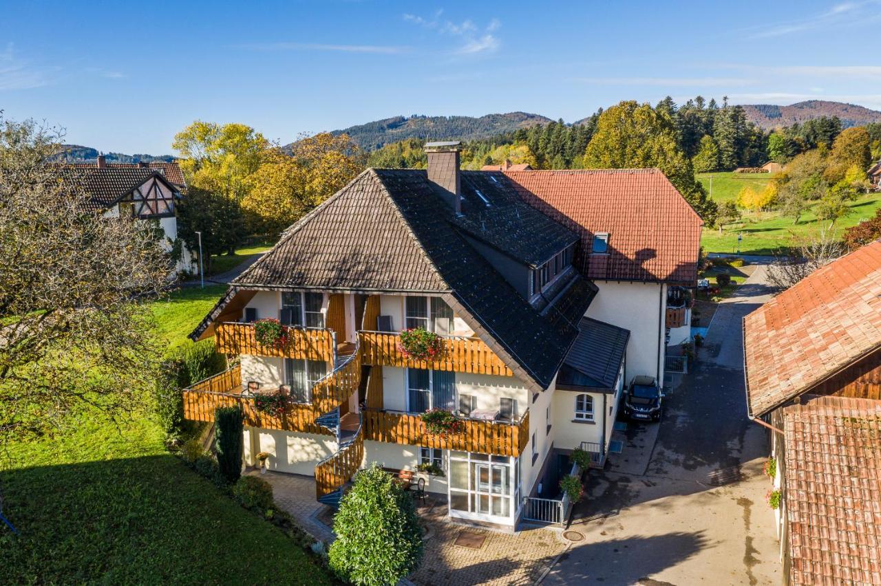 Hotel-Restaurant Sennhuette Im Herzen Des Suedschwarzwalds Kleines Wiesental Bagian luar foto