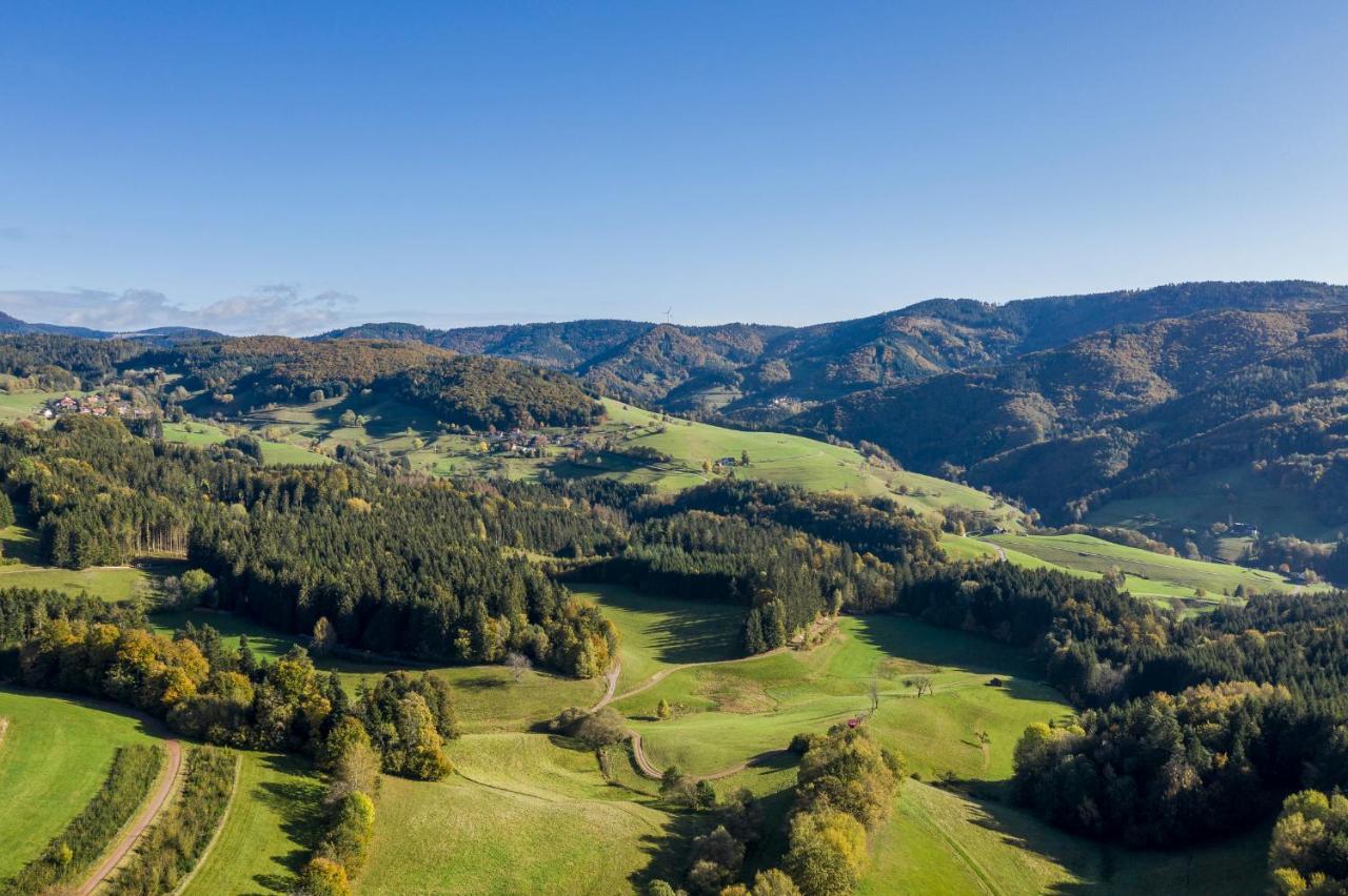Hotel-Restaurant Sennhuette Im Herzen Des Suedschwarzwalds Kleines Wiesental Bagian luar foto
